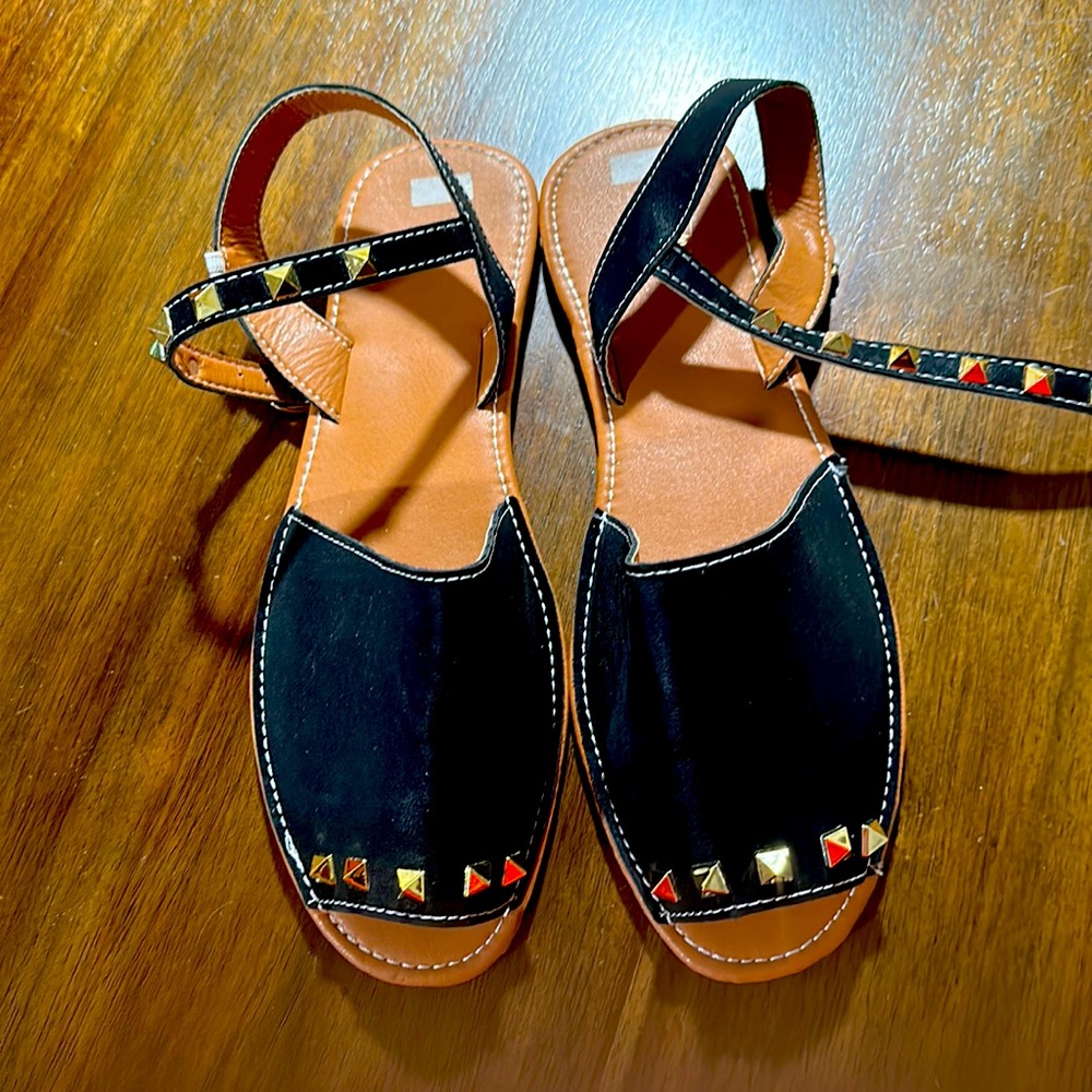 Peep toe sandal